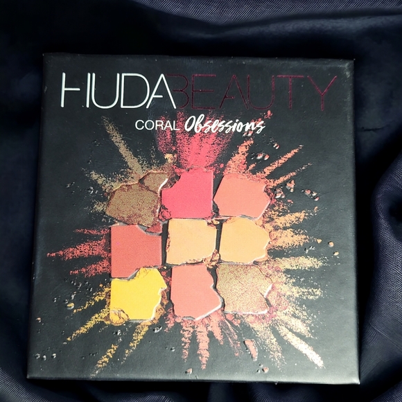 Huda Beauty Coral obsessions Eyeshadow Palette - Picture 1 of 4